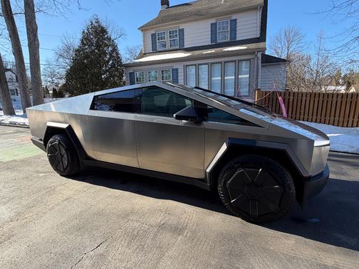 2024 Tesla Cybertruck AWD