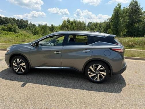 Gray 2017 Nissan Murano Platinum