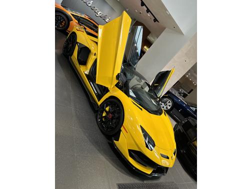 2020 Lamborghini Aventador SVJ Base