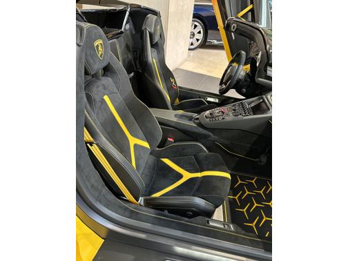 2020 Lamborghini Aventador SVJ Base
