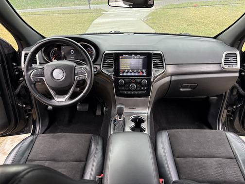 Black 2021 Jeep Grand Cherokee Laredo X