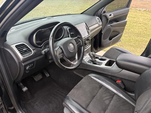 Black 2021 Jeep Grand Cherokee Laredo X