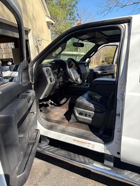 White 2013 Ford F-450 Lariat