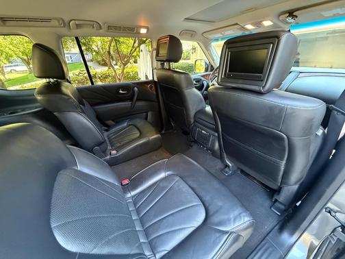Silver 2016 INFINITI QX80 Base