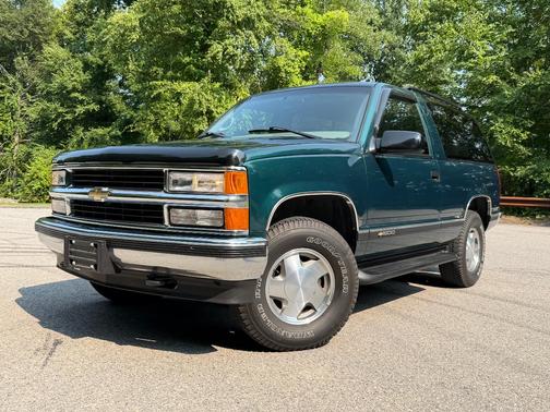 Green 1997 Chevrolet Tahoe Base