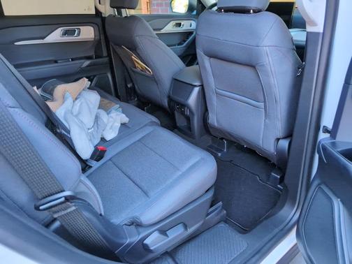 White 2025 Ford Explorer Active 4WD