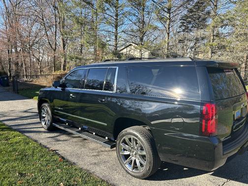 Black 2018 Chevrolet Suburban LT