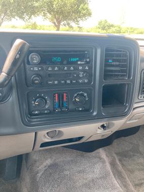Red 2003 Chevrolet Tahoe LS