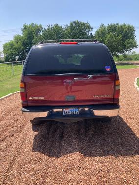 Red 2003 Chevrolet Tahoe LS