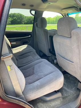 Red 2003 Chevrolet Tahoe LS