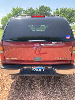 Red 2003 Chevrolet Tahoe LS
