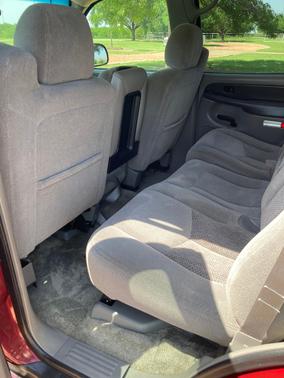 Red 2003 Chevrolet Tahoe LS