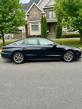 Black 2020 Hyundai SONATA SEL