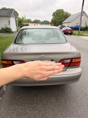 Beige 1999 Toyota Avalon XLS