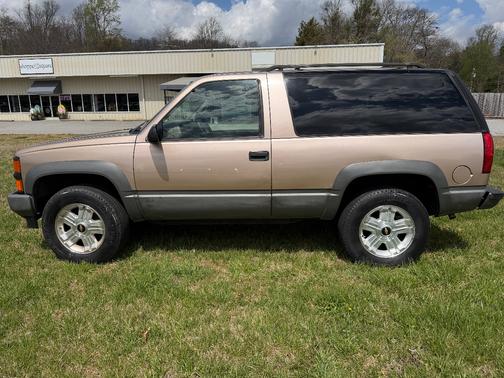 1999 Chevrolet Tahoe Base