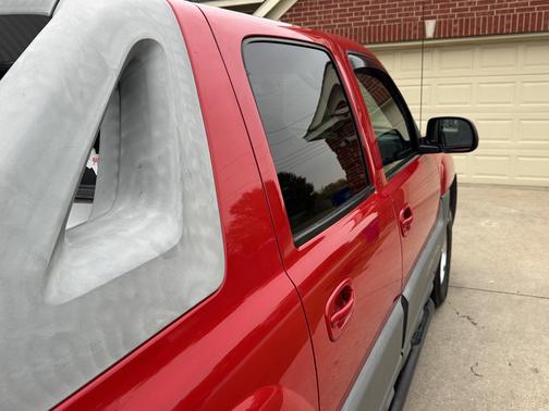 Red 2002 Chevrolet Avalanche 1500