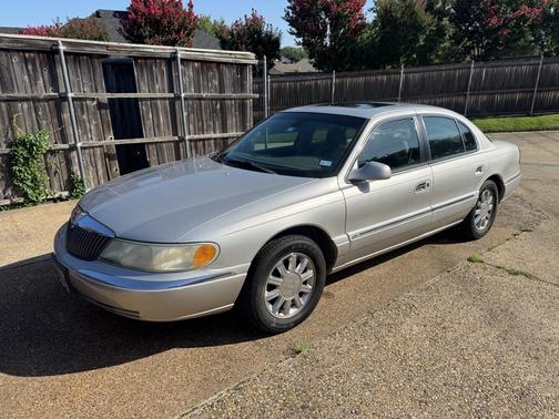 2002 Lincoln Continental Base