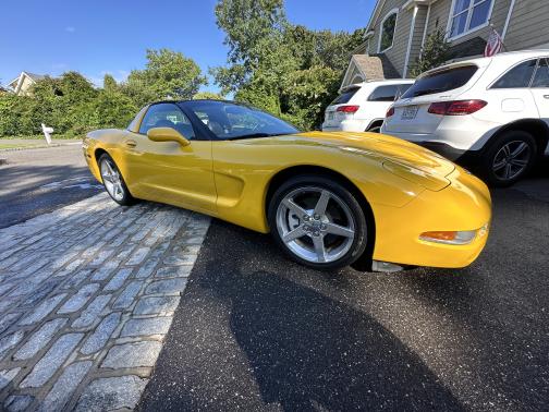 2000 Chevrolet Corvette Base
