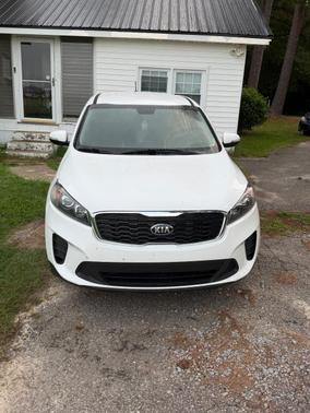 White 2020 Kia Sorento LX