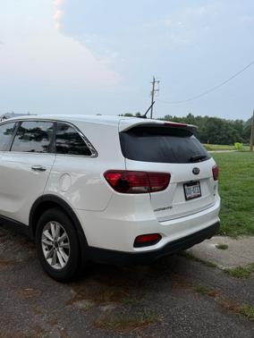 White 2020 Kia Sorento LX