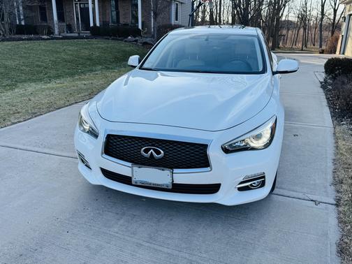 2015 INFINITI Q50 Premium