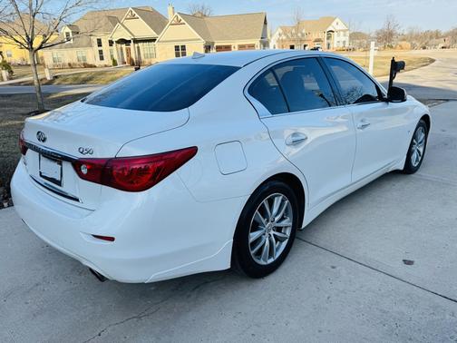 2015 INFINITI Q50 Premium