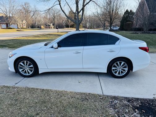 2015 INFINITI Q50 Premium