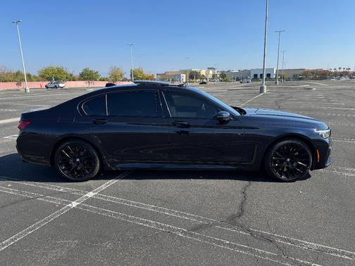 2021 BMW 750 i xDrive