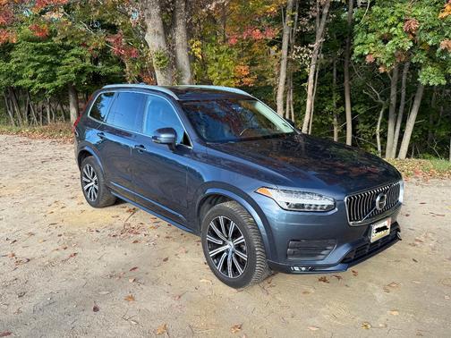 Blue 2020 Volvo XC90 T5 Momentum