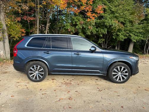 Blue 2020 Volvo XC90 T5 Momentum