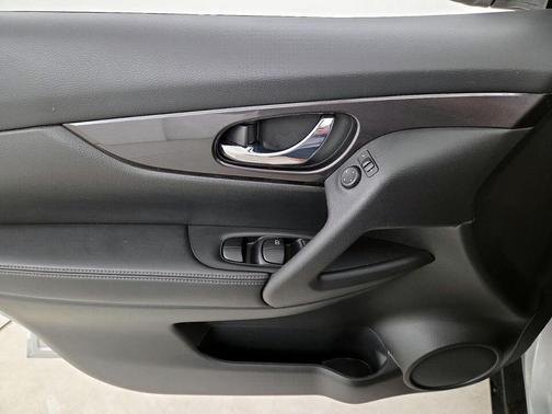 Silver 2018 Nissan Rogue S