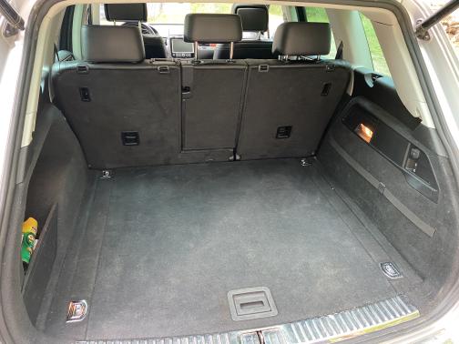 Photo 2 of 15 of 2011 Volkswagen Touareg TDI Executive