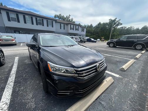 2019 Volkswagen Passat 2.0T SE R-Line