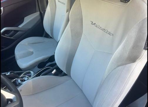 2012 Hyundai Veloster Base