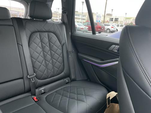 White 2023 BMW X5 xDrive40i