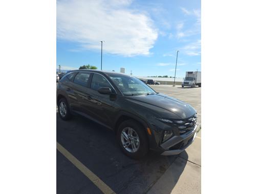 Green 2025 Hyundai TUCSON SE