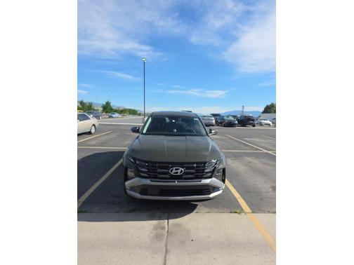 Green 2025 Hyundai TUCSON SE