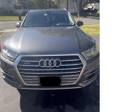 Black 2019 Audi Q7 45 SE Premium