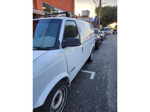 2000 Chevrolet Astro LT