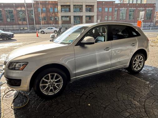 2012 Audi Q5 2.0T Premium Plus