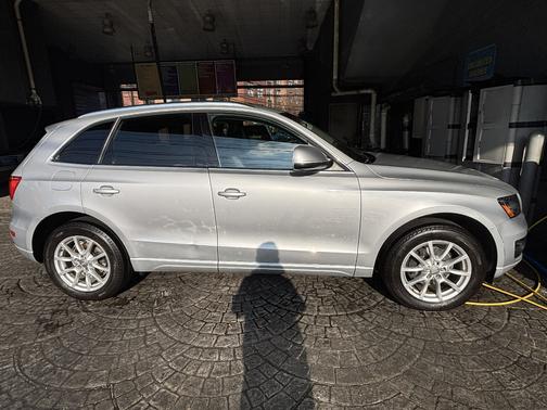2012 Audi Q5 2.0T Premium Plus