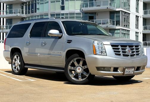 Silver 2013 Cadillac Escalade ESV Luxury