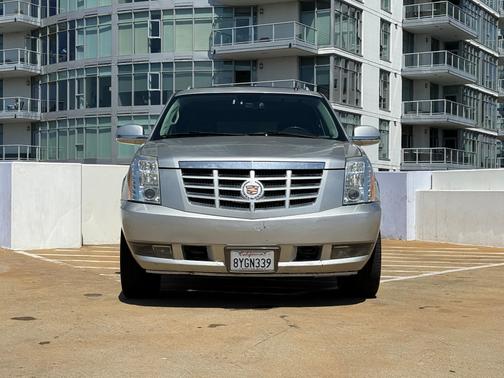 Silver 2013 Cadillac Escalade ESV Luxury