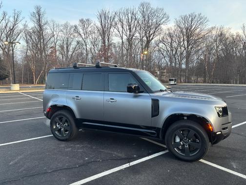 2024 Land Rover Defender 110 P400 X-Dynamic SE