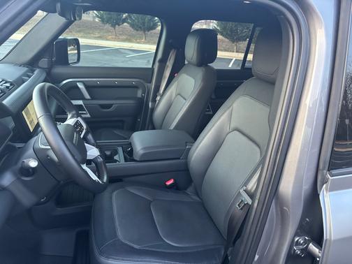 2024 Land Rover Defender 110 P400 X-Dynamic SE