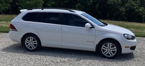 White 2013 Volkswagen Jetta SportWagen TDI