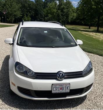 White 2013 Volkswagen Jetta SportWagen TDI