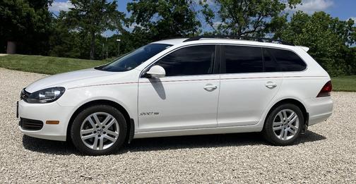 White 2013 Volkswagen Jetta SportWagen TDI