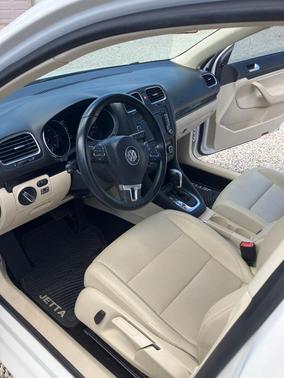 White 2013 Volkswagen Jetta SportWagen TDI