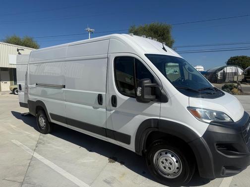 White 2023 RAM ProMaster 2500 High Roof